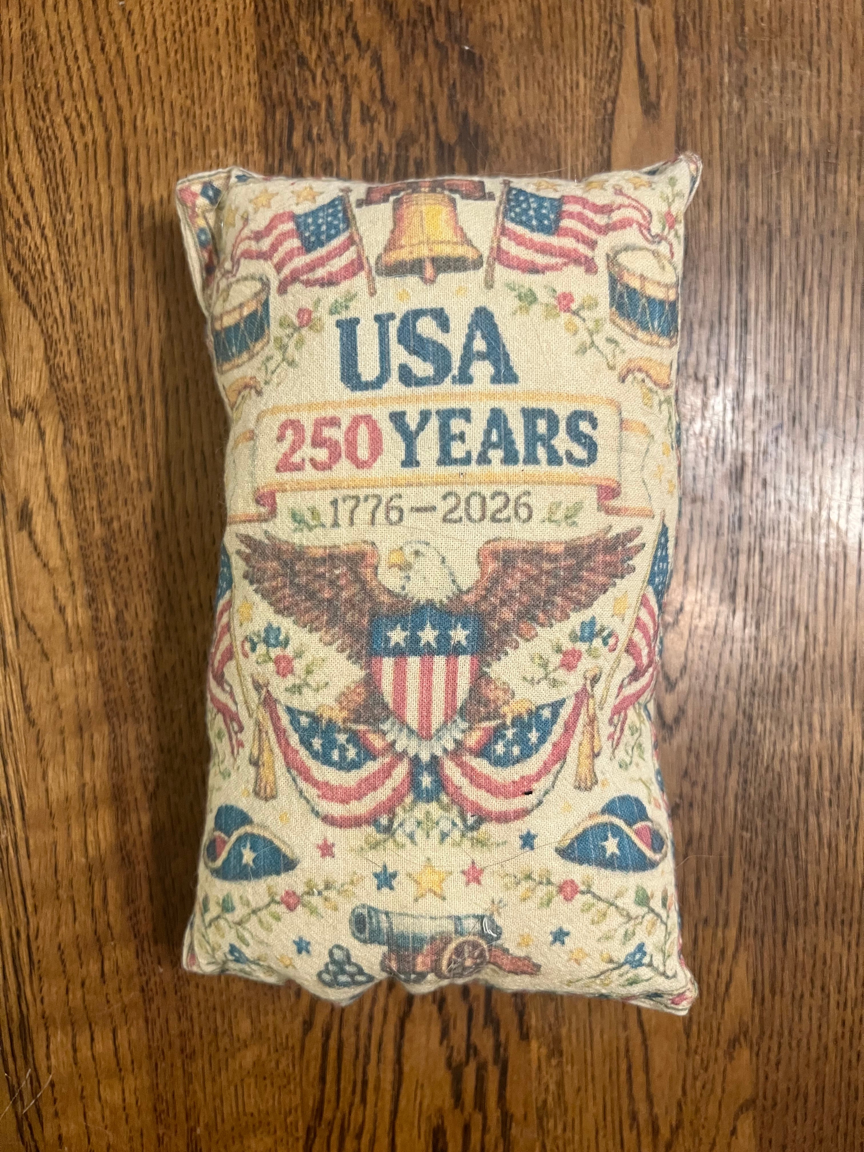 Primitive Americana pillow tuck