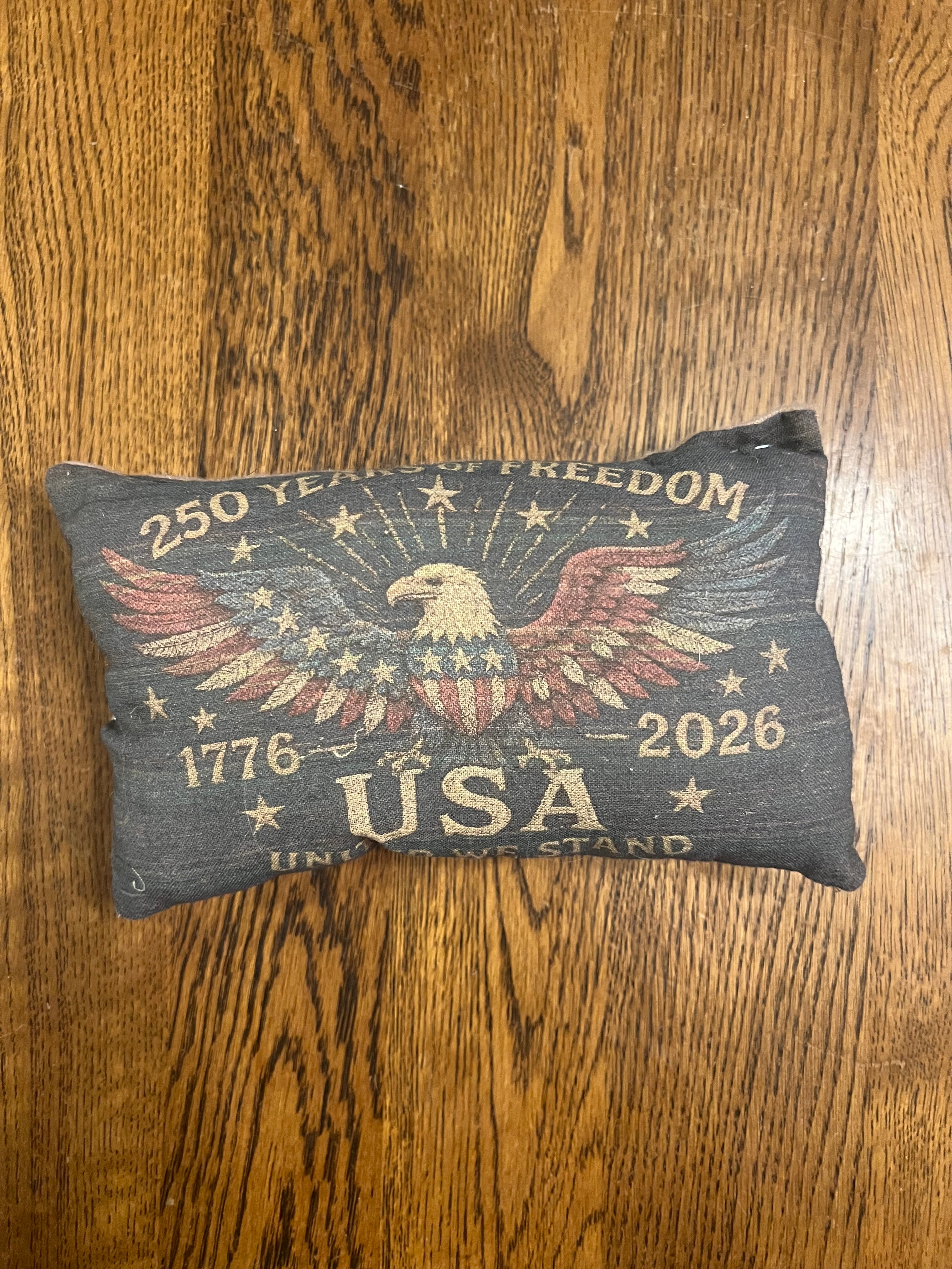 Primitive Americana pillow tuck