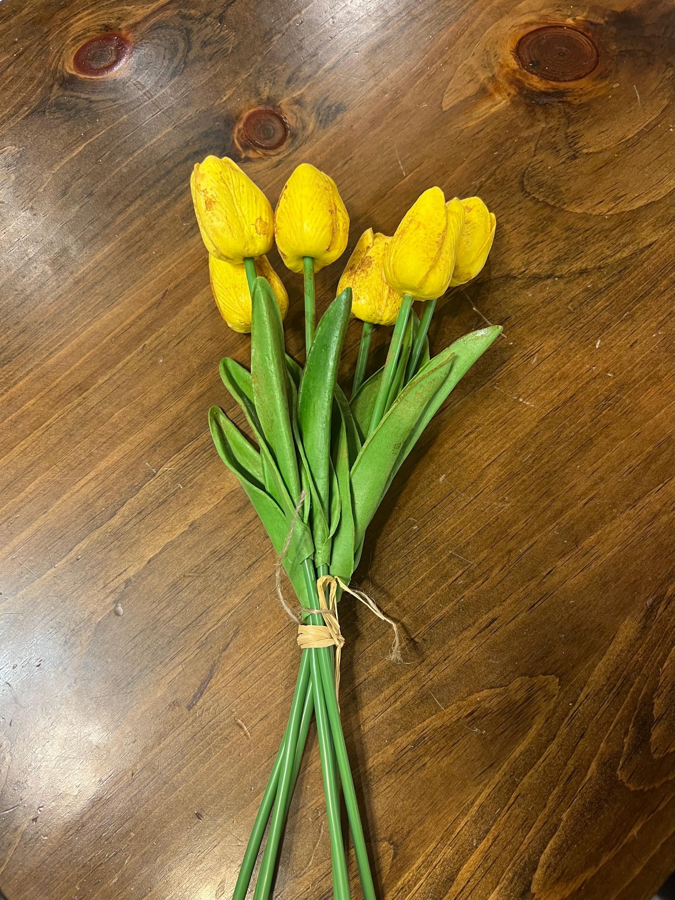 12” primitive grungy spring dyed set of tulips or daffodils